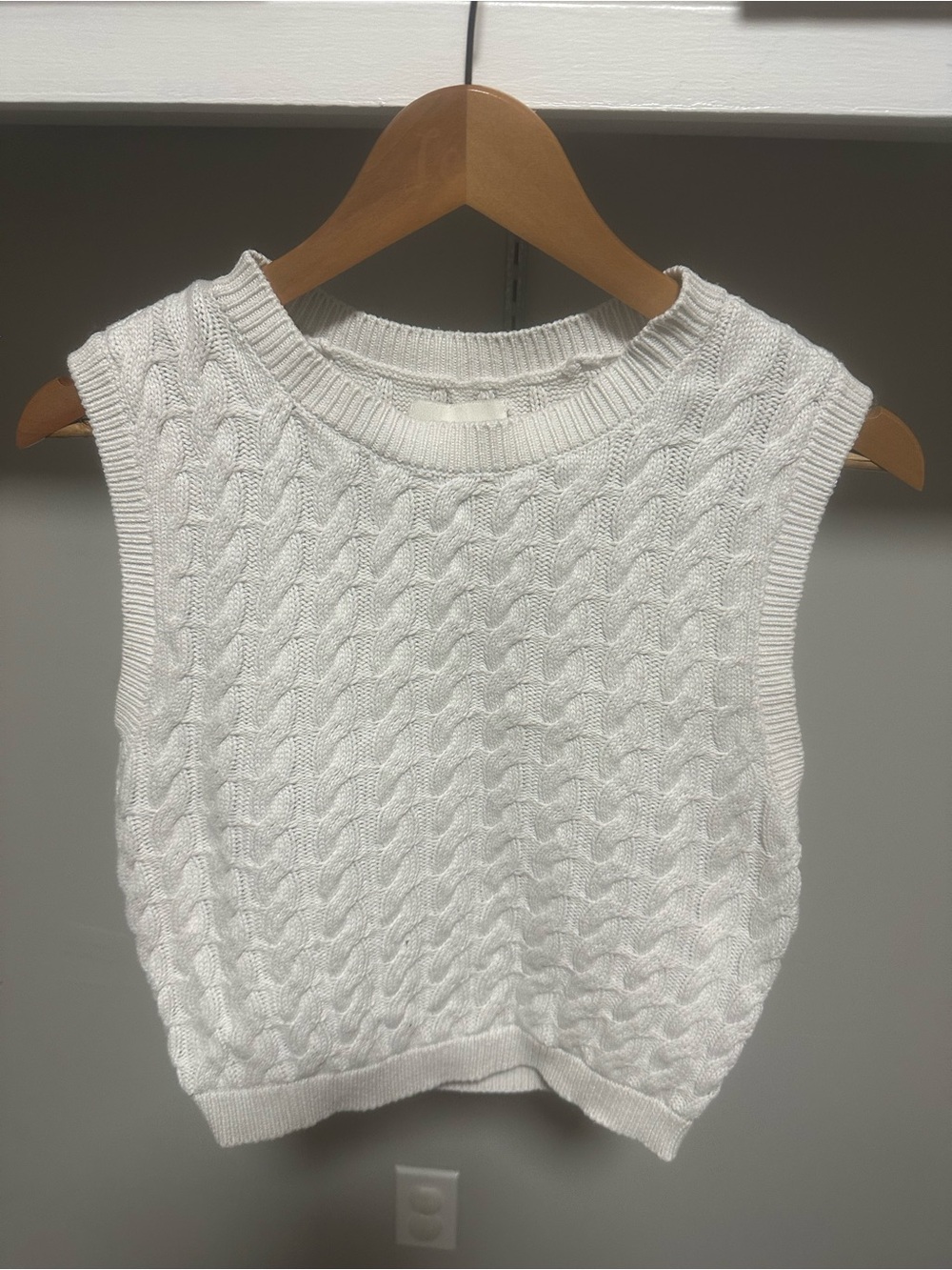 Abercrombie & Fitch White Fisherman Cable Knit Sleeveless Tank Sweater Vest S